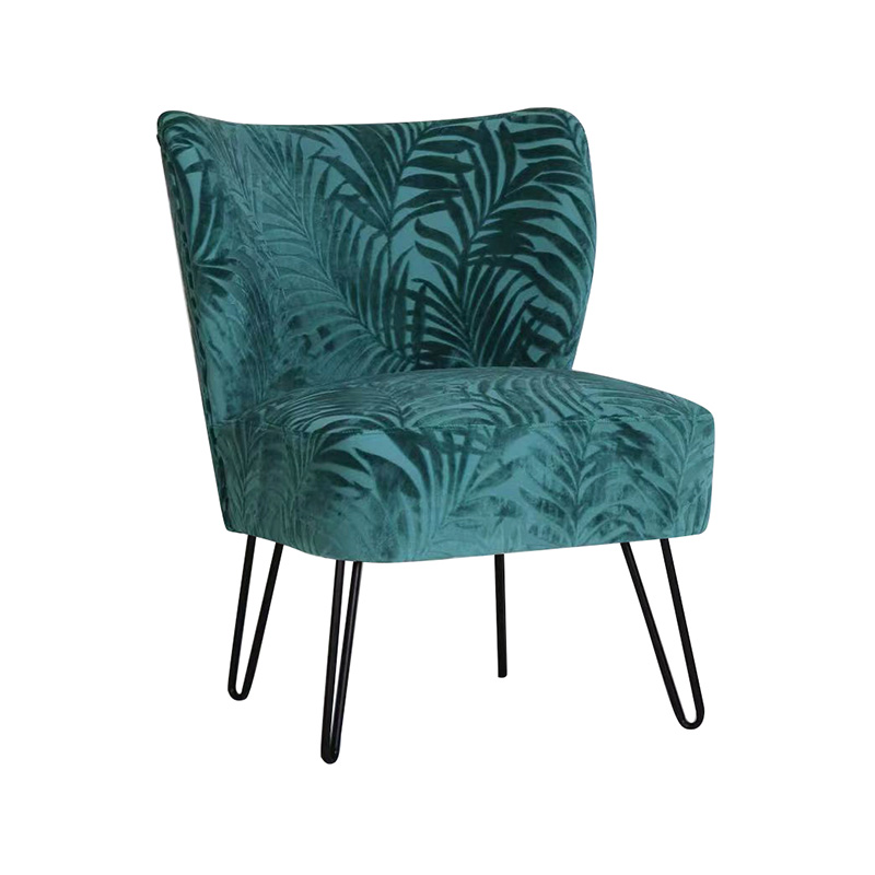 Pattern accent chair with sturdy legs