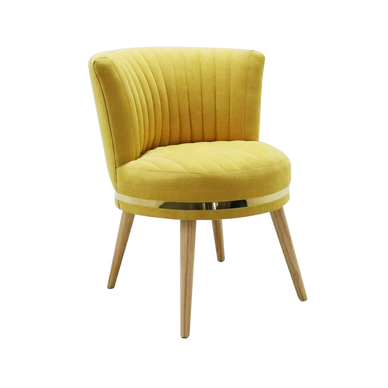 Accent chair with sturdy legs