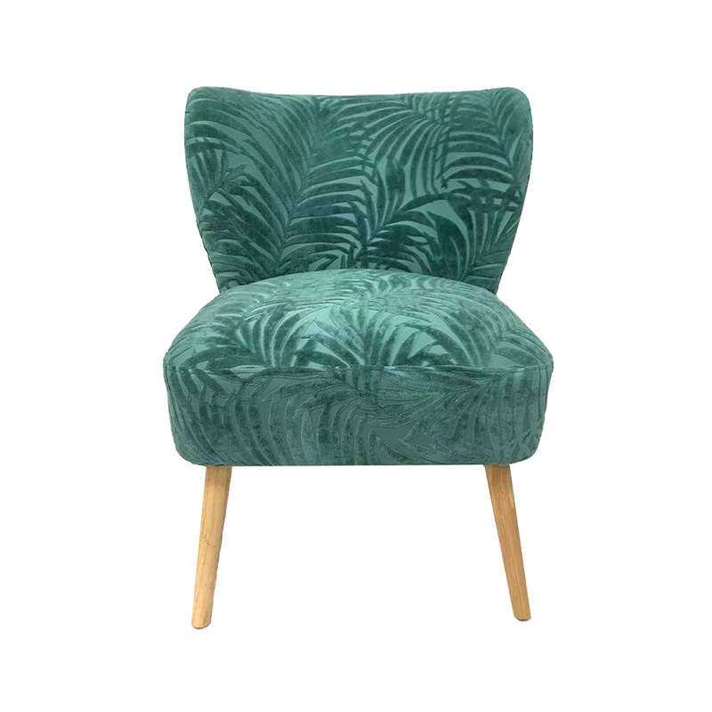 Pattern accent chair with sturdy legs